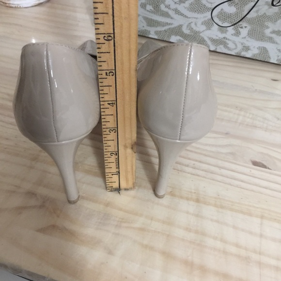 MTi Design cream color pumps. - Picture 6 of 7